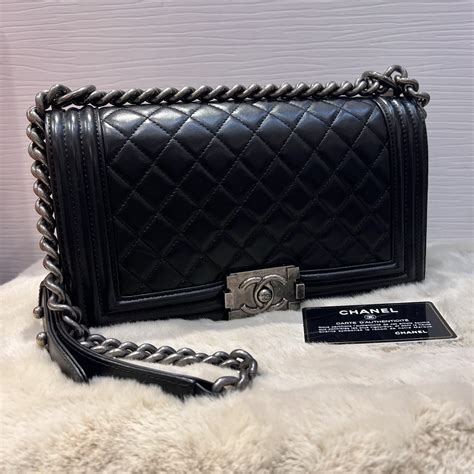 chanel boy 25